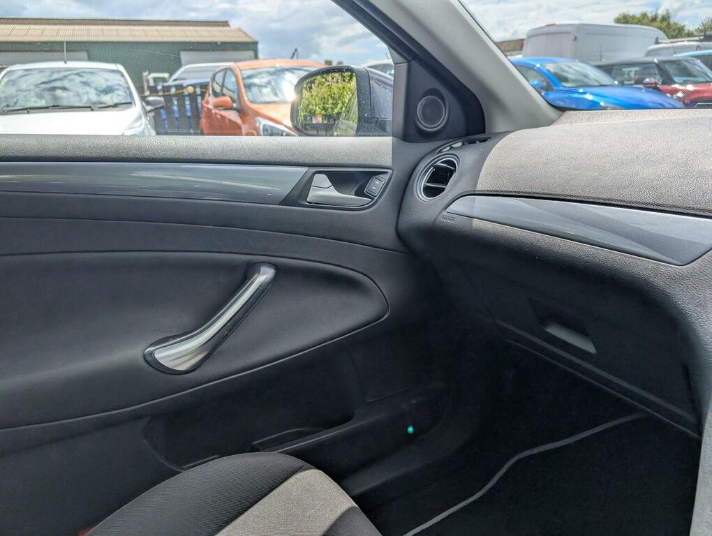 Ford Mondeo  Green #27