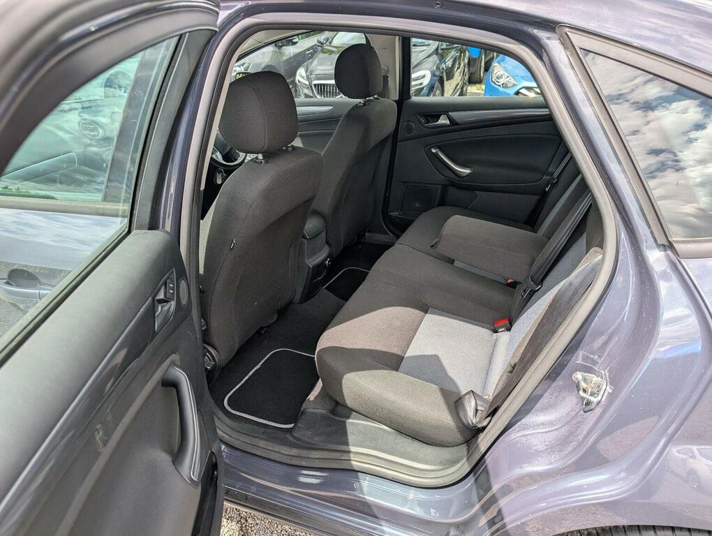 Ford Mondeo  Green #20