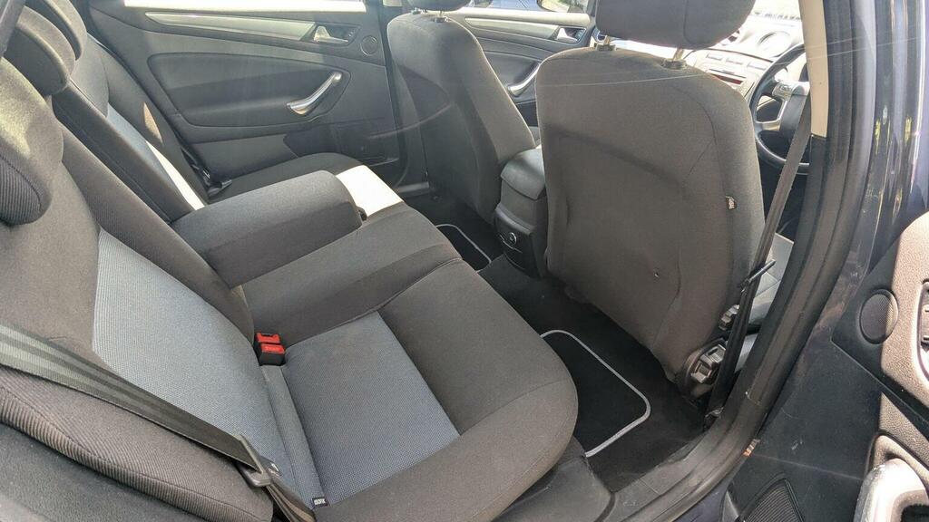 Ford Mondeo  Green #9