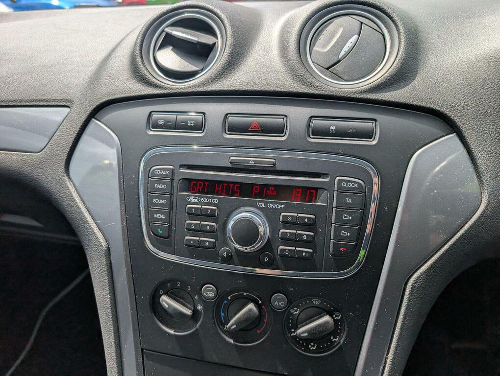 Ford Mondeo  Green #30