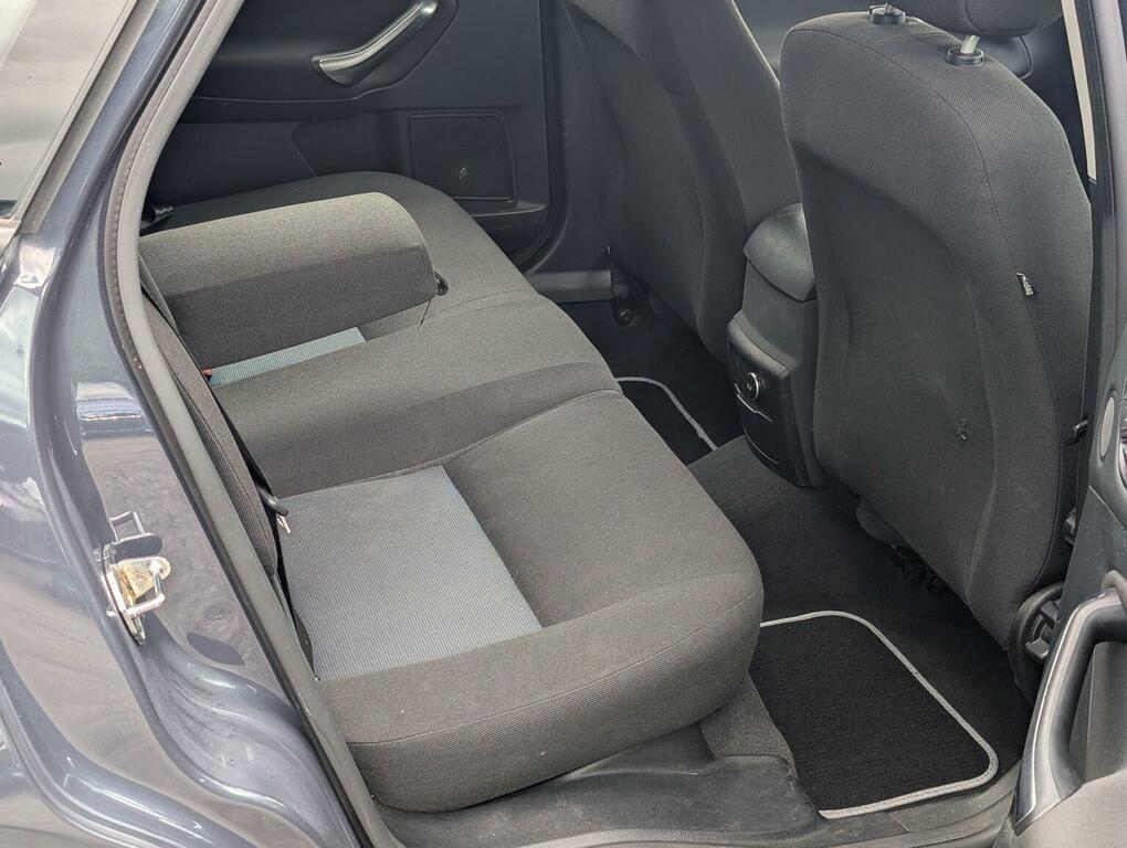 Ford Mondeo  Green #23