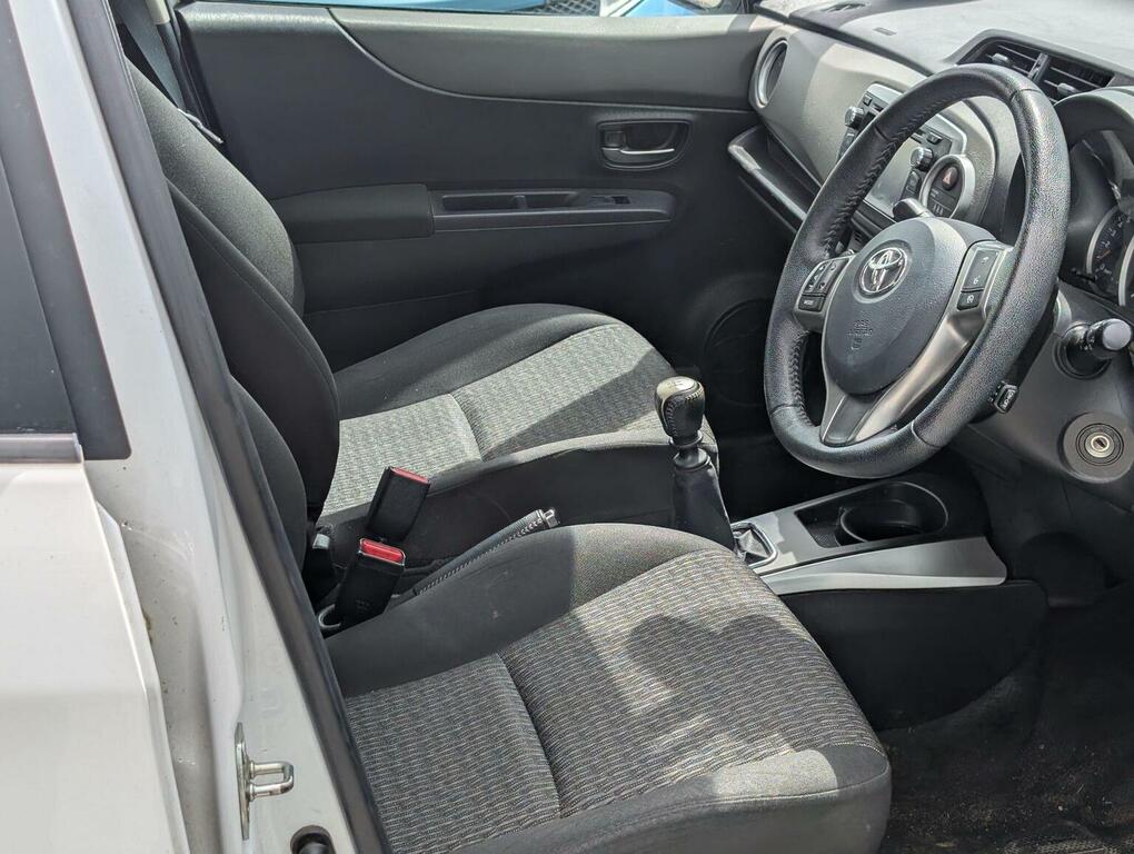 Toyota Yaris Hatchback Blue #11