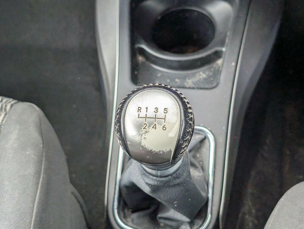 Toyota Yaris Hatchback Blue #18