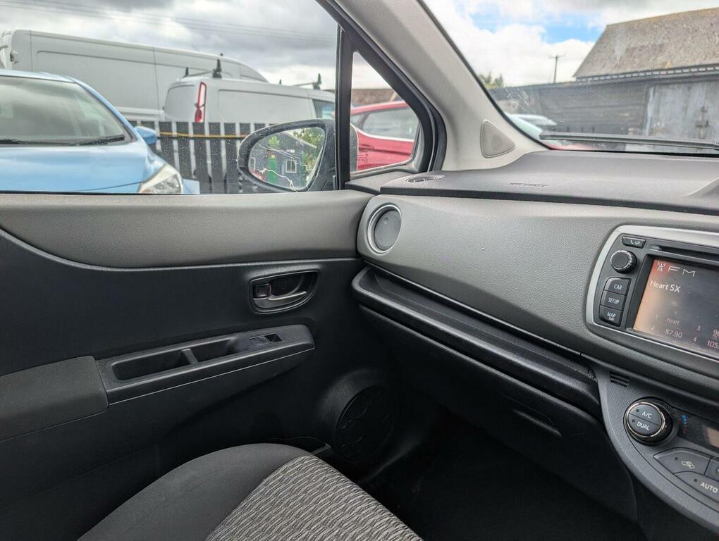 Toyota Yaris Hatchback Blue #16