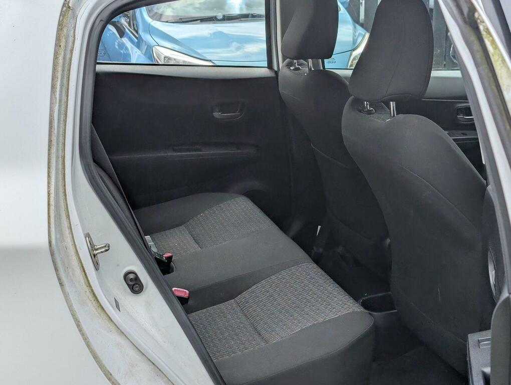 Toyota Yaris Hatchback Blue #10