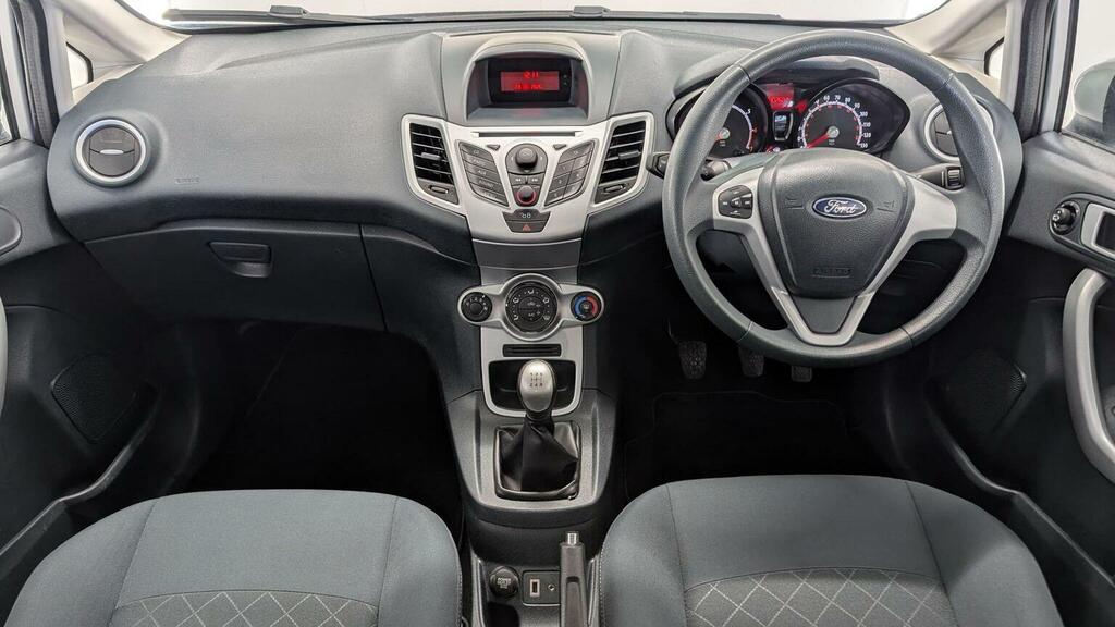 Ford Fiesta 1.4 Zetec 16V 96 Bhp White #45