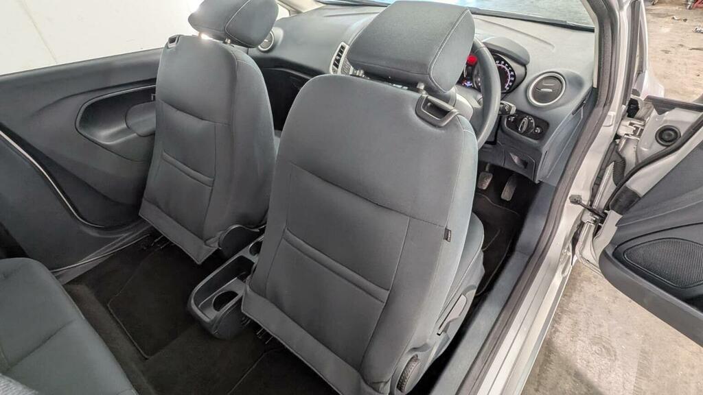 Ford Fiesta 1.4 Zetec 16V 96 Bhp White #65