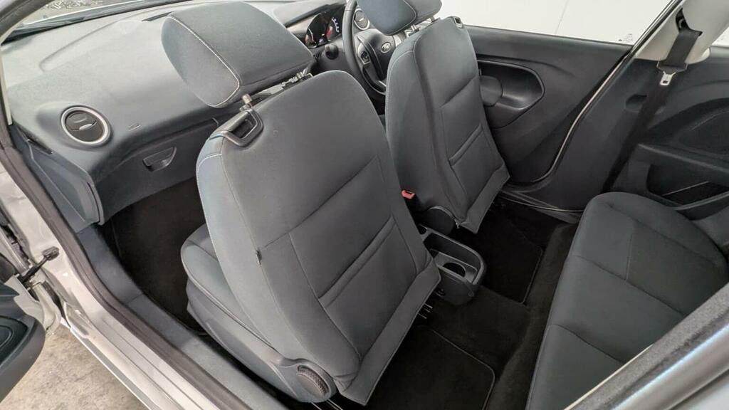 Ford Fiesta 1.4 Zetec 16V 96 Bhp White #63