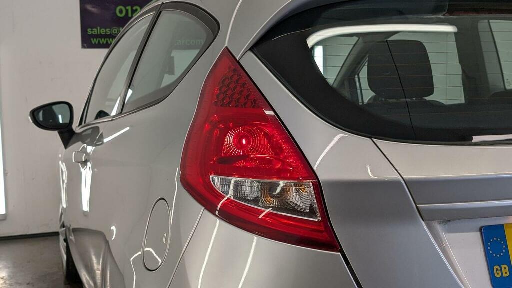 Ford Fiesta 1.4 Zetec 16V 96 Bhp White #39