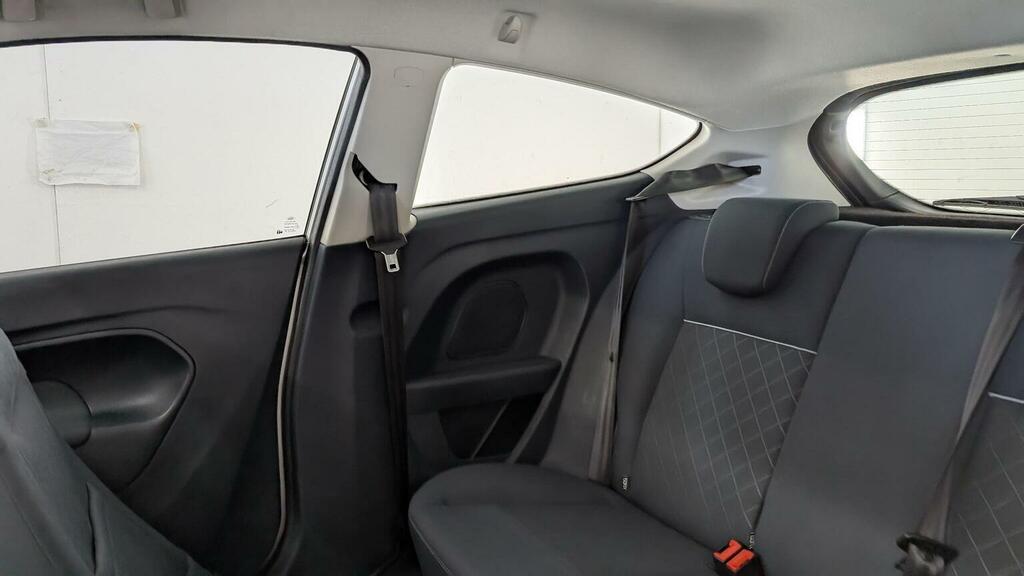 Ford Fiesta 1.4 Zetec 16V 96 Bhp White #30