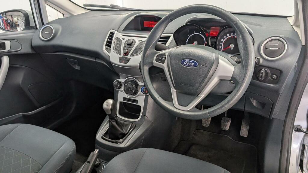 Ford Fiesta 1.4 Zetec 16V 96 Bhp White #3
