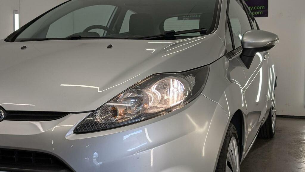 Ford Fiesta 1.4 Zetec 16V 96 Bhp White #23