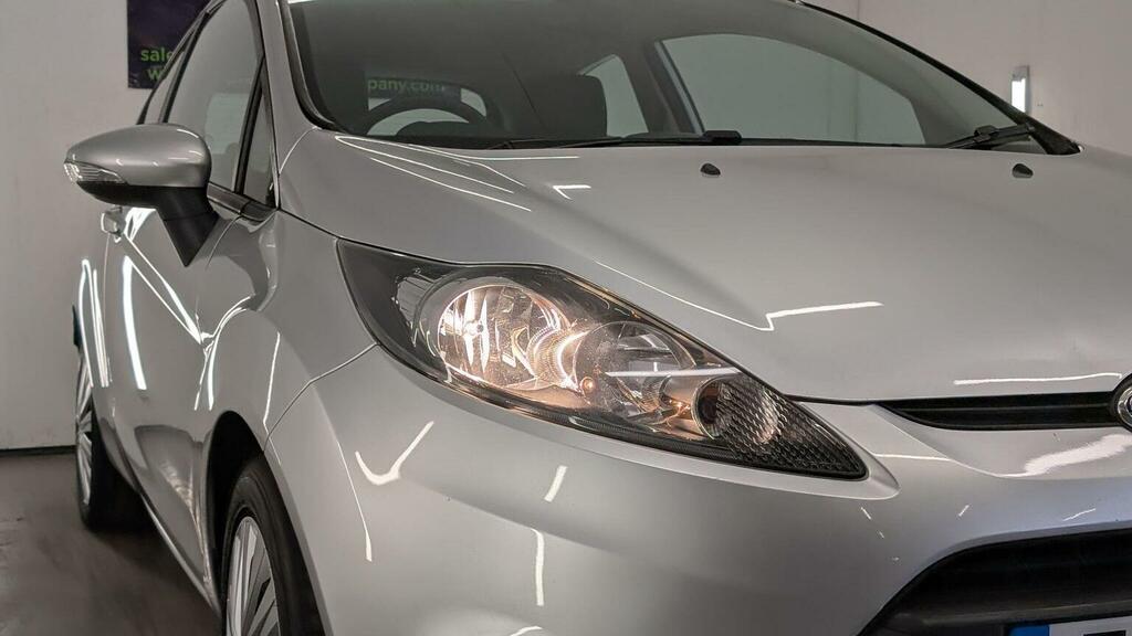 Ford Fiesta 1.4 Zetec 16V 96 Bhp White #25