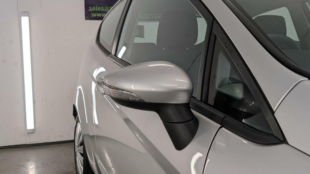 Ford Fiesta 1.4 Zetec 16V 96 Bhp White #18