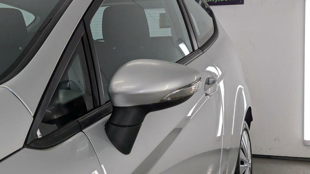 Ford Fiesta 1.4 Zetec 16V 96 Bhp White #10