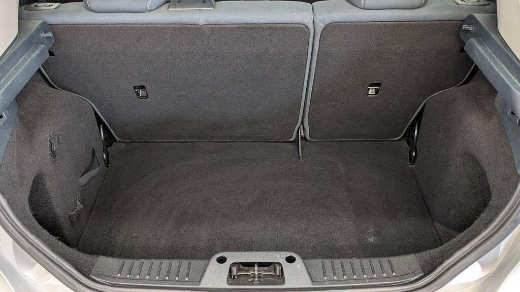 Ford Fiesta 1.4 Zetec 16V 96 Bhp White #61
