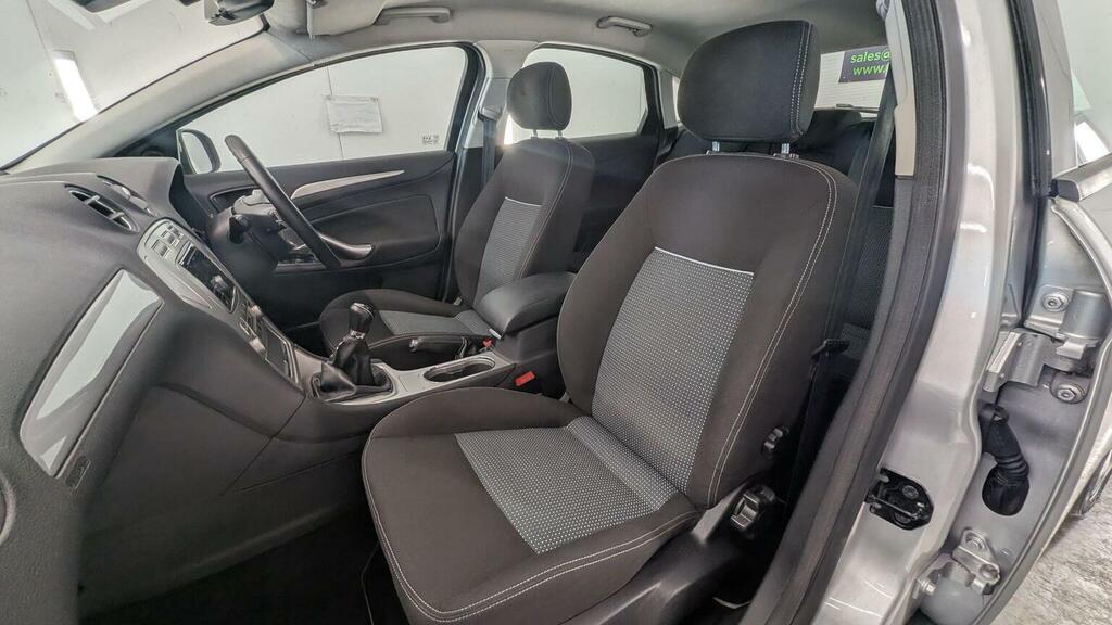 Ford Mondeo Mondeo Titanium Brown #70