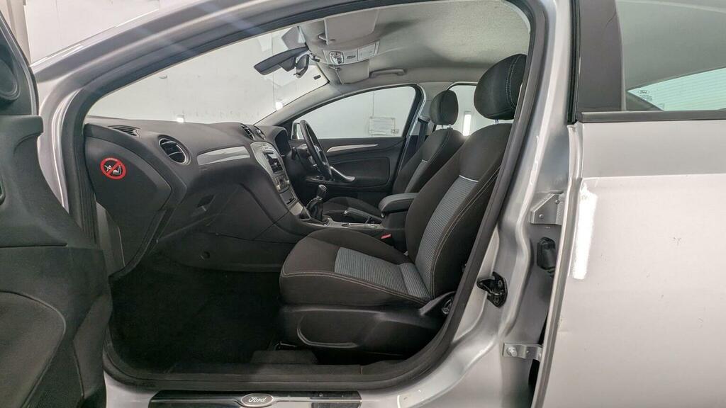 Ford Mondeo Mondeo Titanium Brown #72