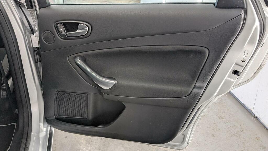 Ford Mondeo Mondeo Titanium Brown #51