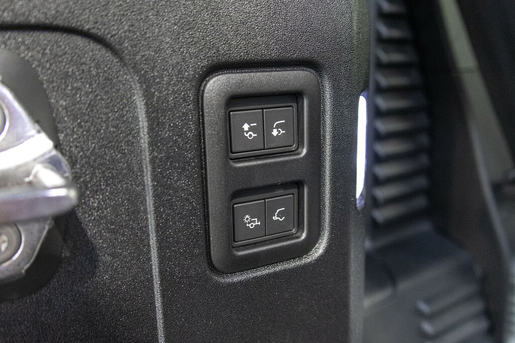 Land Rover Defender 3.0 X-dynamic Hse 246 Bhp Black #10
