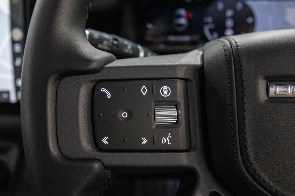 Land Rover Defender 3.0 X-dynamic Hse 246 Bhp Black #43