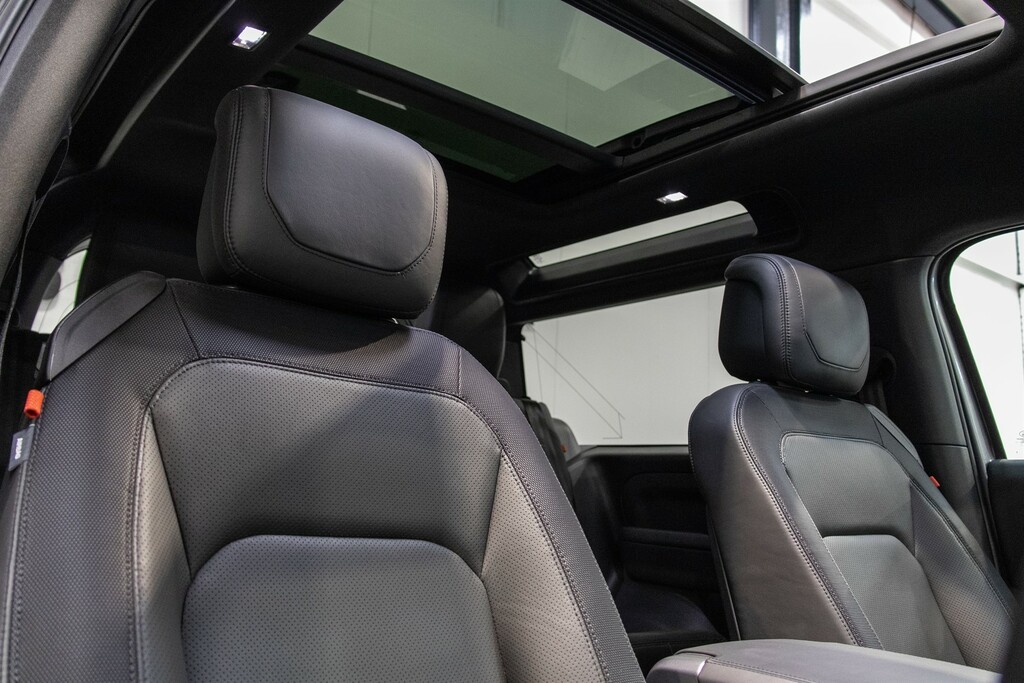 Land Rover Defender 3.0 X-dynamic Hse 246 Bhp Black #23