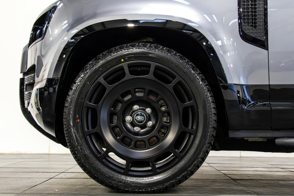 Land Rover Defender 3.0 X-dynamic Hse 246 Bhp Black #15