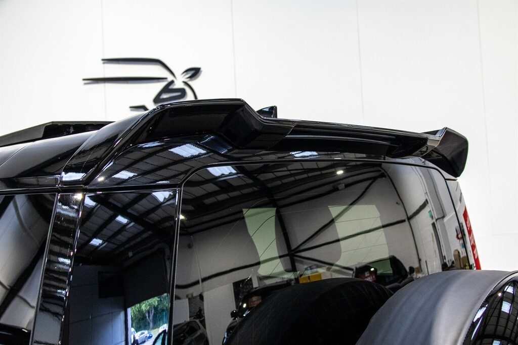 Land Rover Defender 3.0 X-dynamic Hse 246 Bhp Black #13