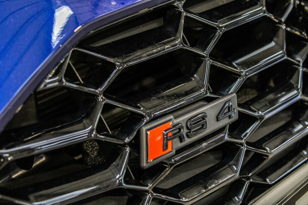 Audi RS4 Avant Estate Blue #4