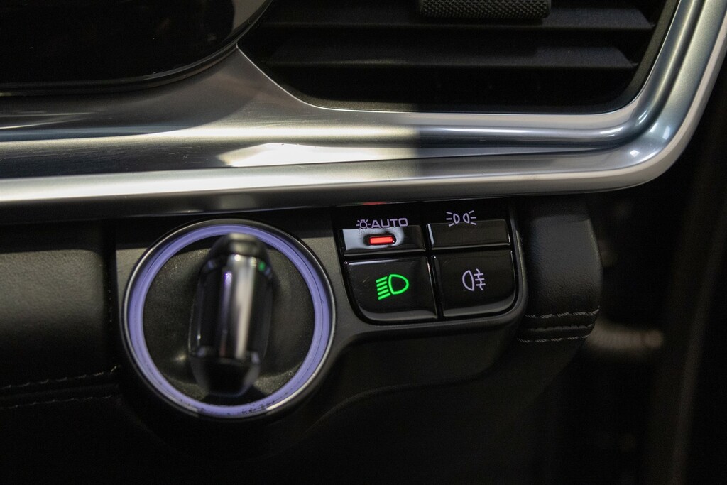 Porsche Panamera Hatchback Black #37