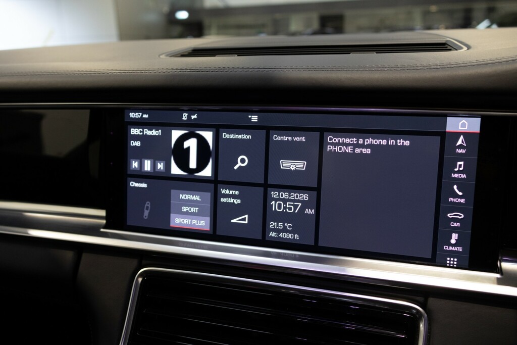 Porsche Panamera Hatchback Black #30
