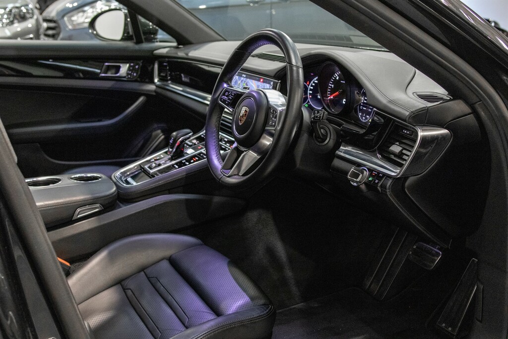 Porsche Panamera Hatchback Black #12
