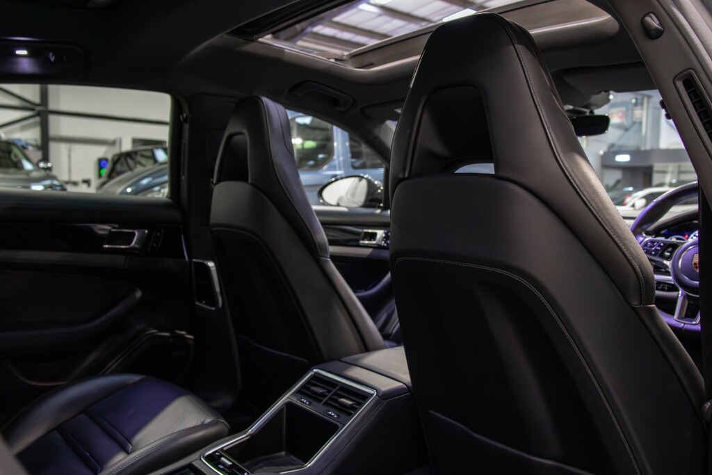 Porsche Panamera Hatchback Black #18