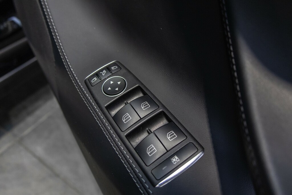 Tesla Model S Dual Motor Performance Ludicrous Hatchback Elect Black #32