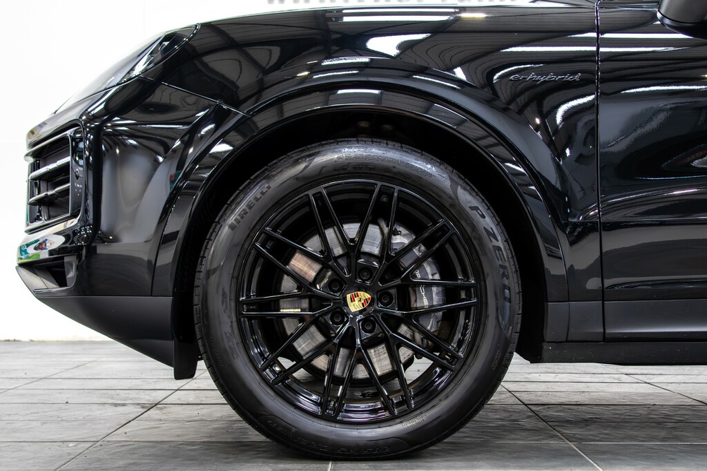 Porsche Cayenne Tiptronic S Black #60