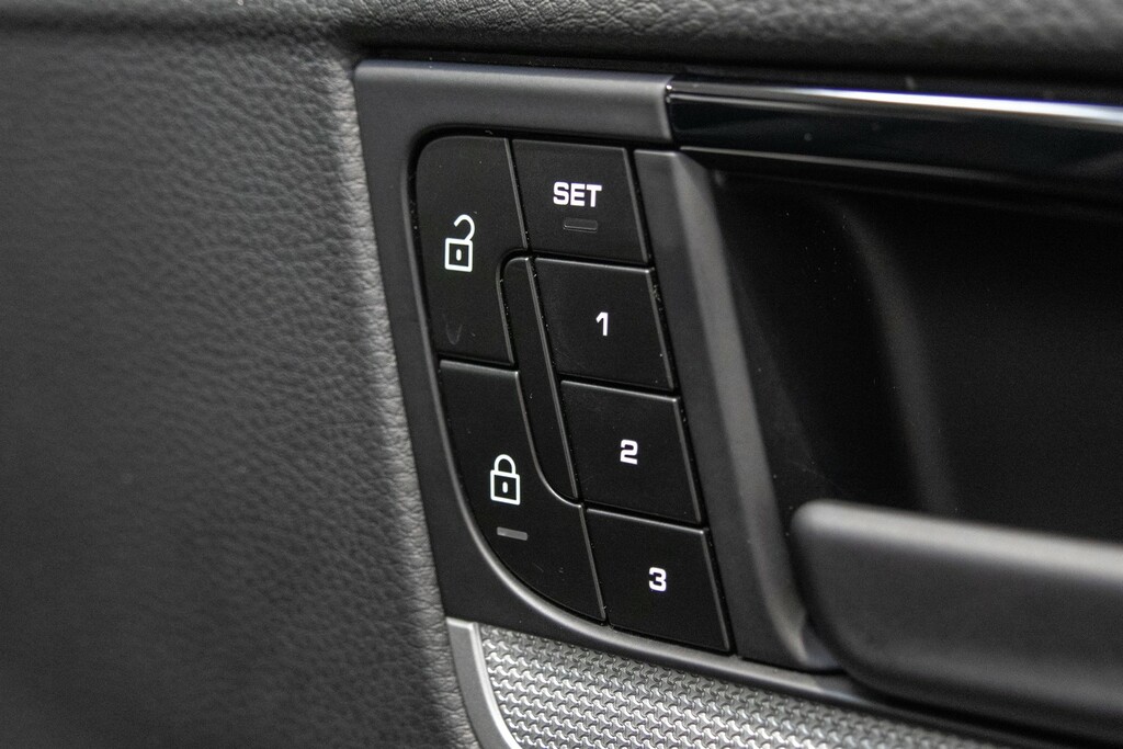 Porsche Cayenne Tiptronic S Black #47