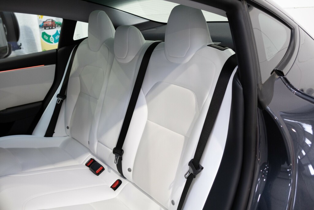 Tesla Model 3 Saloon Rwd 208 Ps White #37