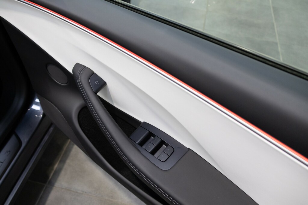 Tesla Model 3 Saloon Rwd 208 Ps White #30