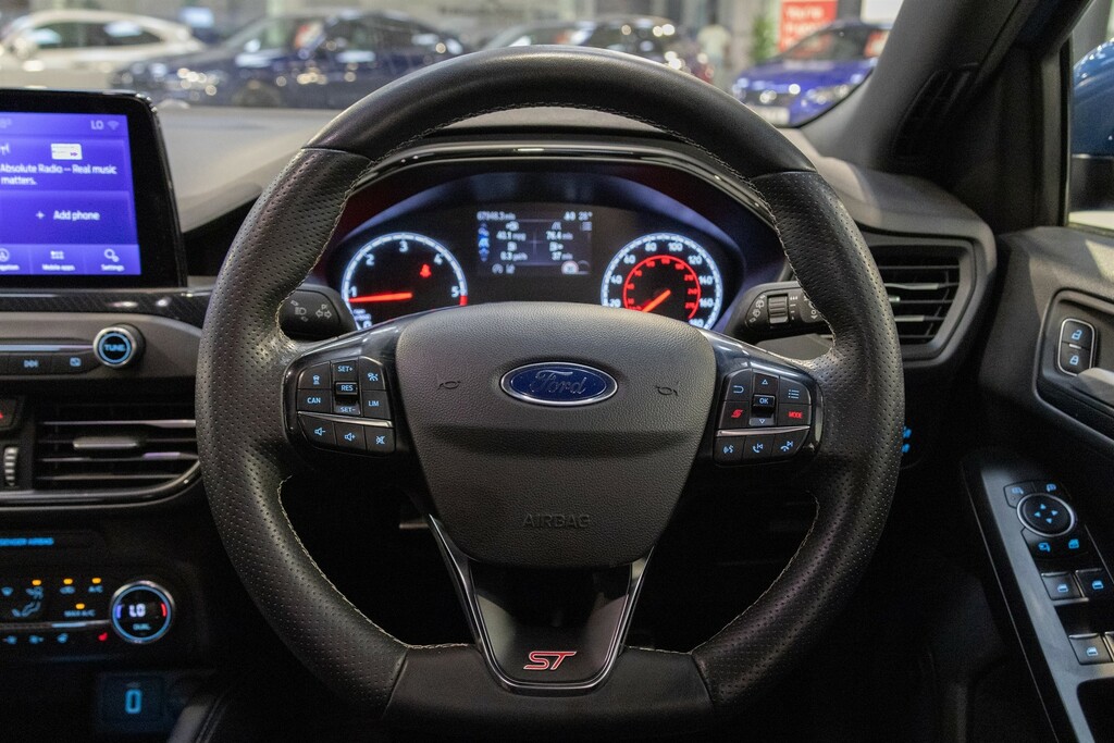 Ford Focus St-line X 1.0 125Ps Ecoboost Estate Red #12
