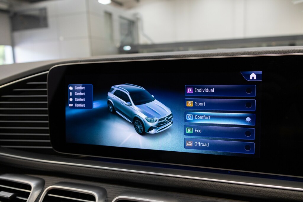 Mercedes-Benz GLE Class 3L Amg Night Edition Grey #35
