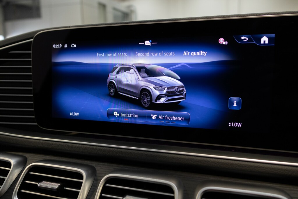 Mercedes-Benz GLE Class 3L Amg Night Edition Grey #29