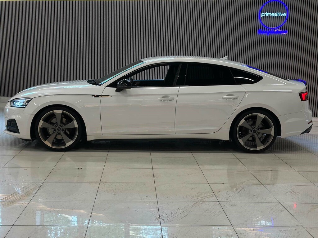 Audi A5 Sportback 40 Tfsi Black Edition SW19JTO #6