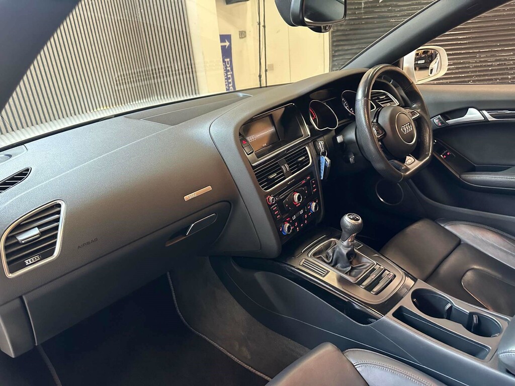Audi A5 2.0 Tdi S Line Black Edition White #26