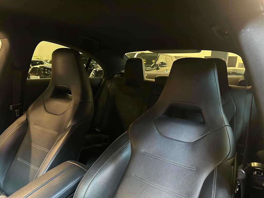 Mercedes-Benz CLA Class Cla 180 Amg Line Coupe White #18