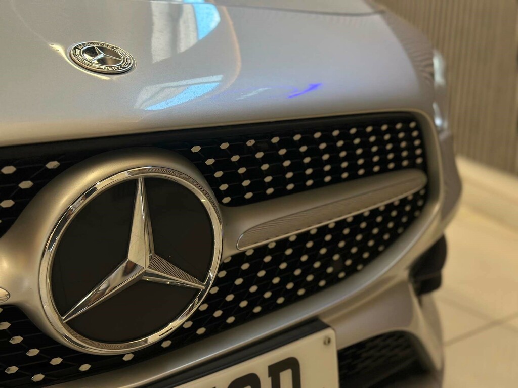 Mercedes-Benz CLA Class Cla 180 Amg Line Coupe White #36