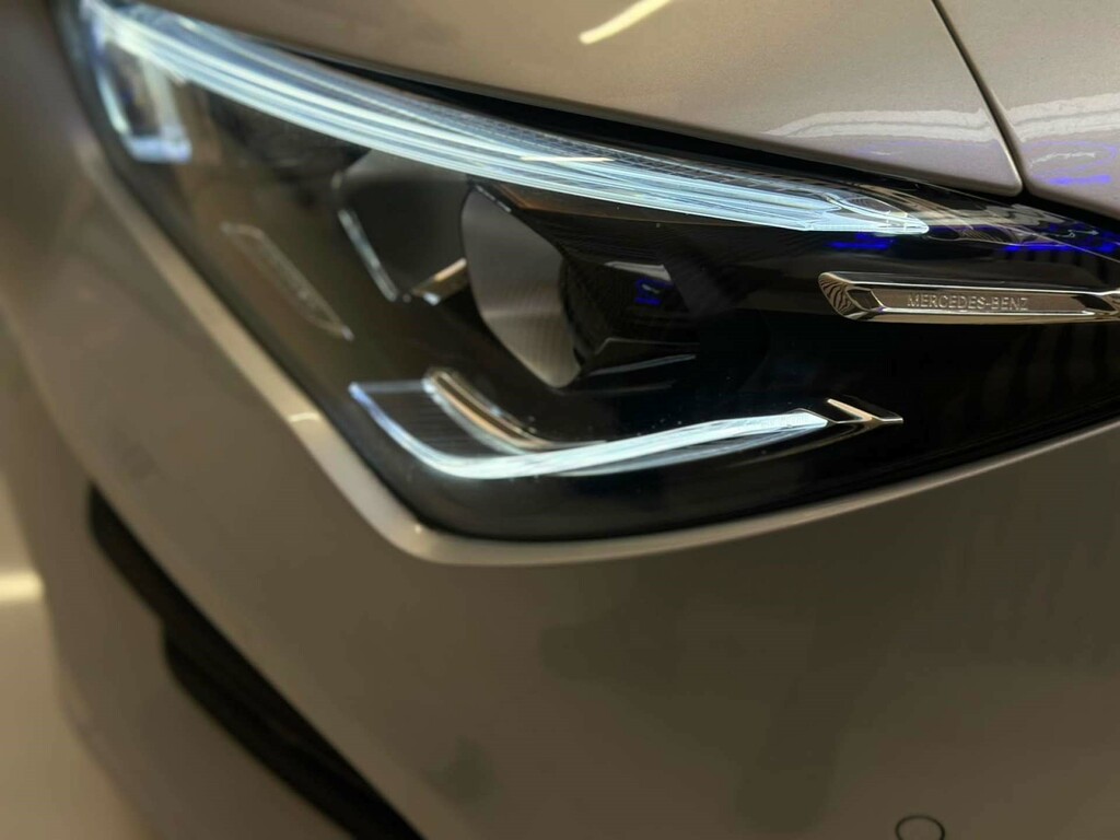 Mercedes-Benz CLA Class Cla 180 Amg Line Coupe White #34