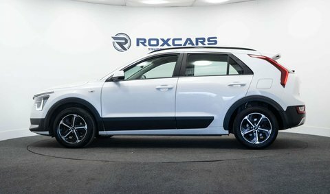Kia Niro Suv YD72JTU White #4