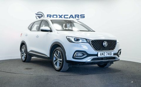 MG HS Suv AMZ7461 White
