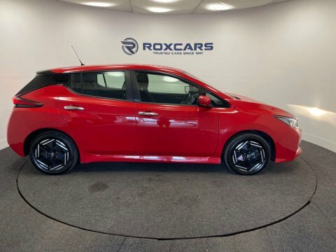 Nissan Leaf Hatchback Red #5