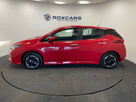 Nissan Leaf Hatchback Red #3